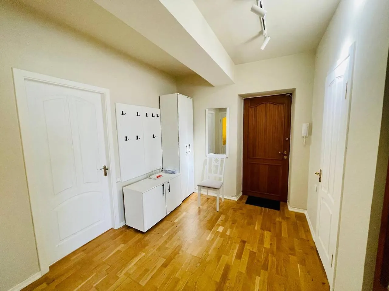 Апартаменты Moon Apartments - Самал Достык Центр Almaty