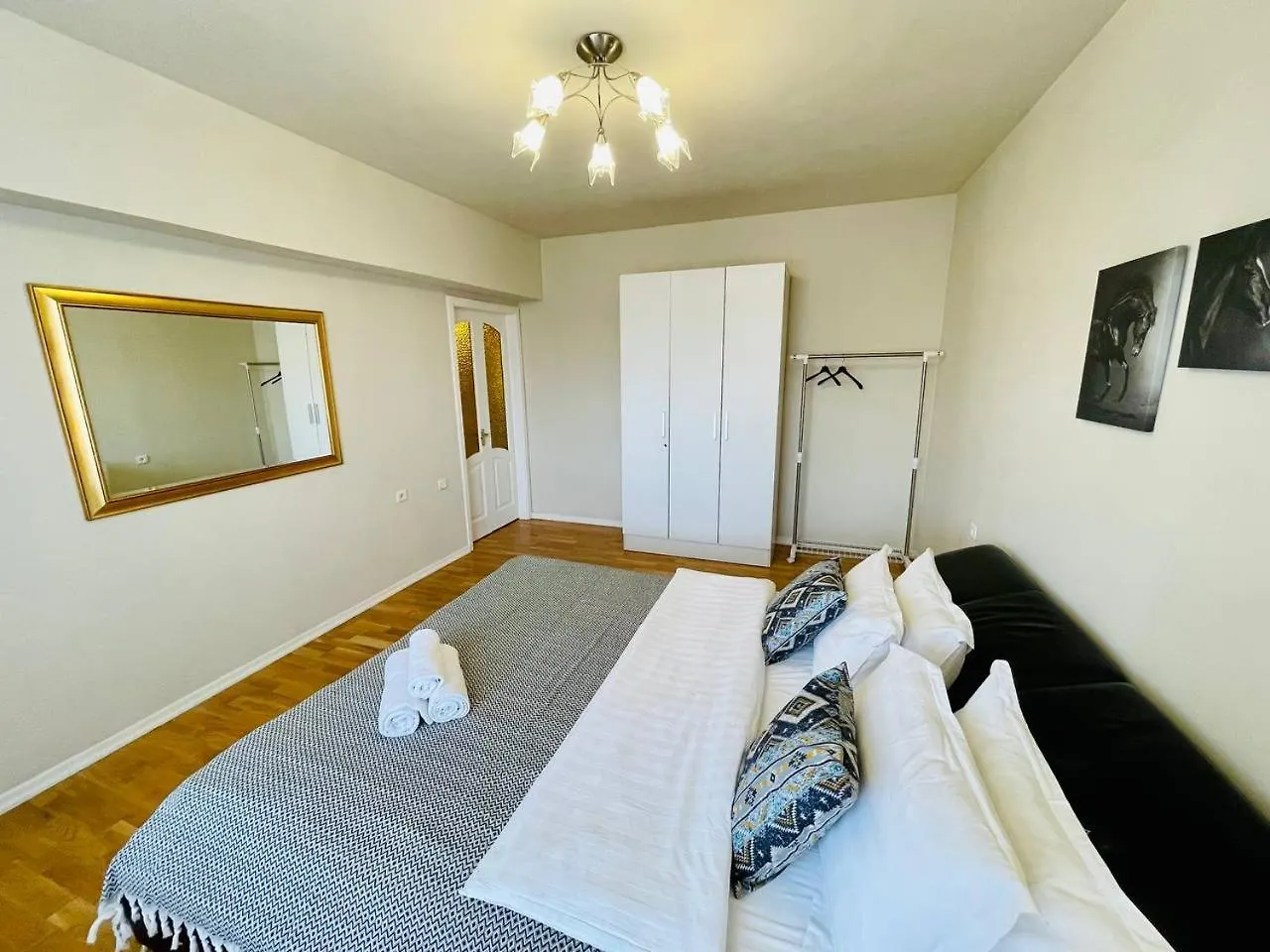 Апартаменты Moon Apartments - Самал Достык Центр Almaty